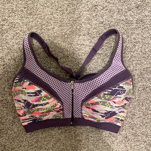 Victoria’s Secret sports bra 34dd